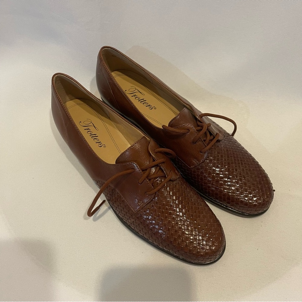 Trotters Brown Woven Leather Oxford Flats